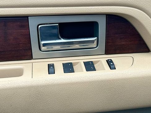 Used 2013 Ford F150 King Ranch w/ King Ranch Luxury Pkg image 19