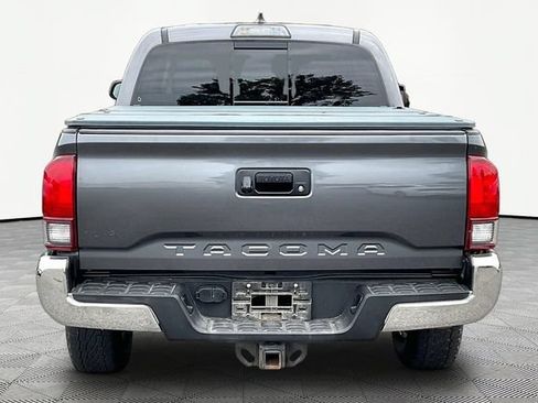 Used 2019 Toyota Tacoma SR5 AWD/4WD image 6