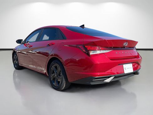 Used 2022 Hyundai Elantra SEL FWD image 5