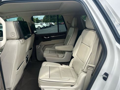 Used 2021 GMC Yukon Denali w/ Denali Premium Package AWD/4WD image 11