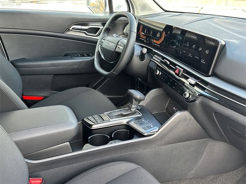 New 2026 Kia Sportage LX image 12