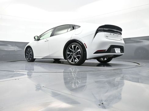 Used 2024 Toyota Prius Prime FWD image 31