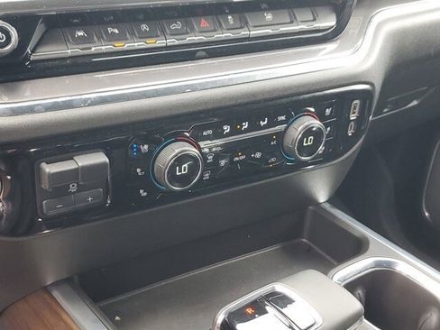 Used 2024 Chevrolet Silverado 1500 High Country RWD image 26