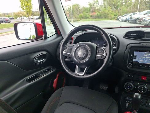 Used 2016 Jeep Renegade Trailhawk AWD/4WD image 14