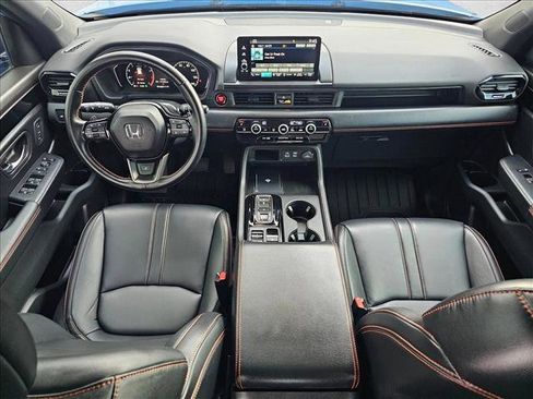 Used 2023 Honda Pilot TrailSport image 17