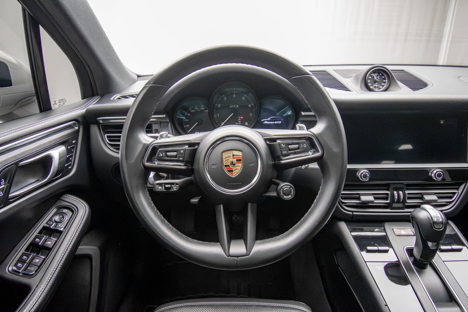 Used 2023 Porsche Macan GTS w/ Premium Package Plus AWD/4WD image 11
