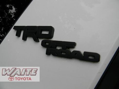 Used 2019 Toyota 4Runner TRD Off-Road Premium AWD/4WD image 3