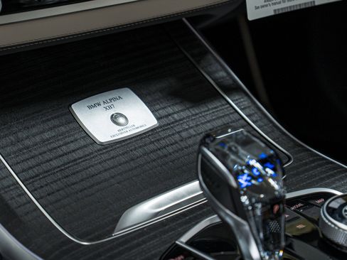 New 2026 BMW ALPINA XB7 image 22