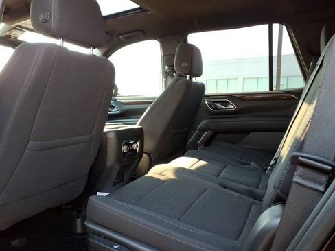 Used 2022 GMC Yukon SLE w/ Gmc Pro Safety Plus Package AWD/4WD image 25