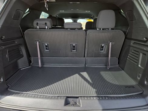 Used 2024 Chevrolet Traverse LT w/ Trailering Package AWD/4WD image 32