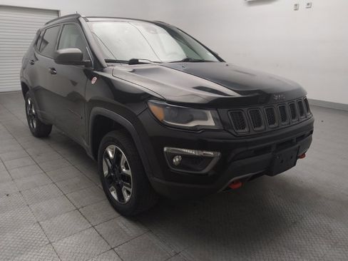 Used 2017 Jeep Compass Trailhawk w/ Leather Interior Group AWD/4WD image 13