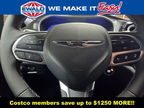 New 2026 Chrysler Pacifica Select AWD/4WD image 5