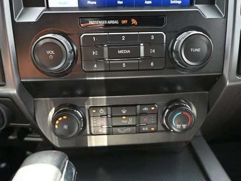 Used 2020 Ford F150 XLT w/ Equipment Group 302A Luxury AWD/4WD image 15