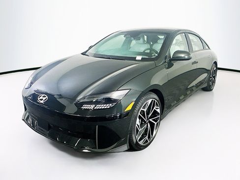 Used 2024 Hyundai Ioniq 6 SEL RWD image 3