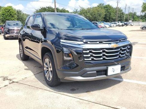 Used 2026 Chevrolet Equinox LT AWD/4WD image 2