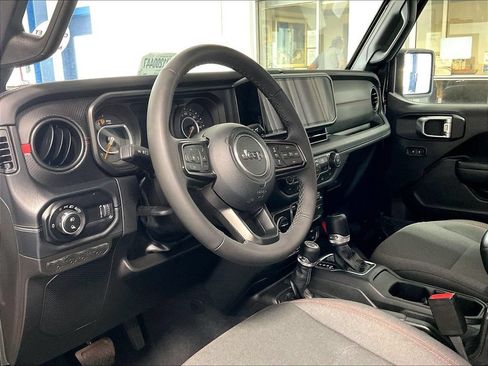 Used 2026 Jeep Gladiator Rubicon AWD/4WD image 7