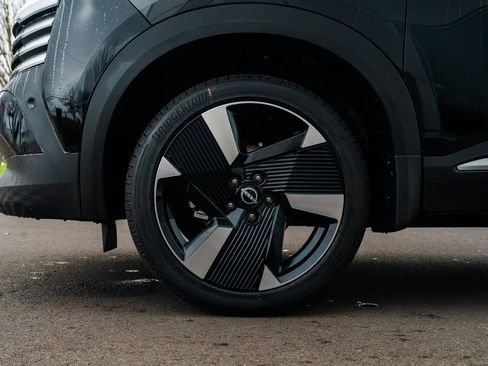 New 2026 Nissan Kicks SR image 7