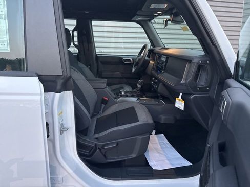 New 2025 Ford Bronco 4-Door image 30