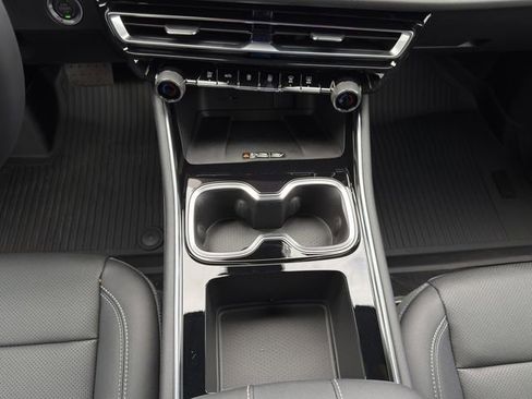 New 2026 Chevrolet Traverse LT w/ Midnight/Sport Edition FWD image 15