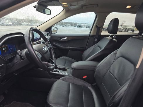 Used 2020 Ford Escape Titanium image 5