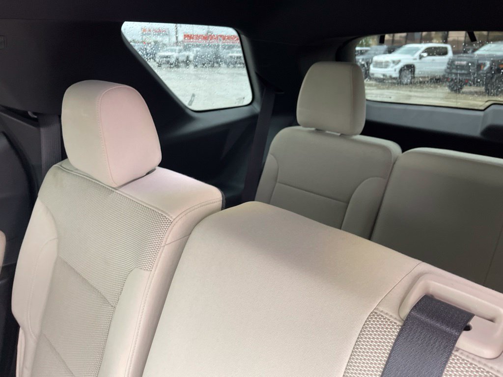 Used 2022 Chevrolet Traverse LS AWD/4WD image 10