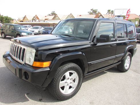 Used 2007 Jeep Commander Sport RWD image 7