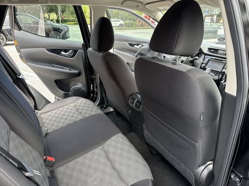 Used 2018 Nissan Rogue Sport SV w/ SV Technology Package AWD/4WD image 33