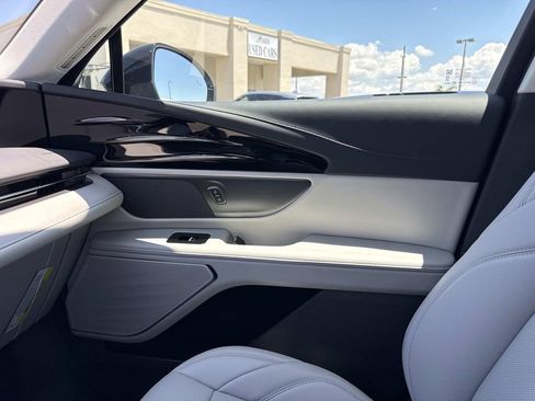 New 2026 Lincoln Nautilus Premier AWD/4WD image 22