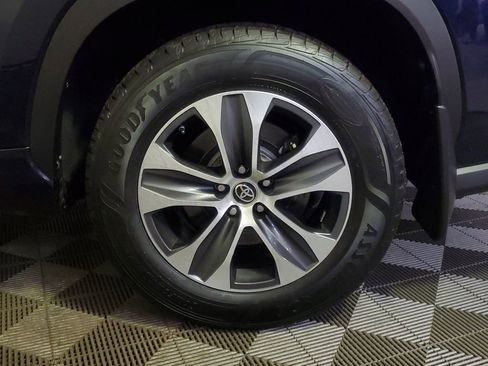 Used 2021 Toyota Highlander XLE image 8