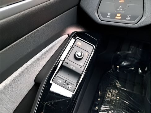 New 2026 Volkswagen ID.4 Pro AWD/4WD image 28