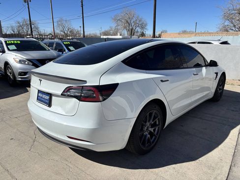 Used 2022 Tesla Model 3 image 21
