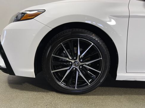 Certified 2021 Toyota Camry SE w/ Convenience Package FWD image 11