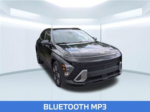 Used 2024 Hyundai Kona SEL w/ Convenience Package FWD image 2