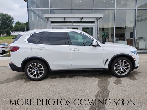 Used 2021 BMW X5 xDrive45e w/ Executive Package 3 AWD/4WD image 2