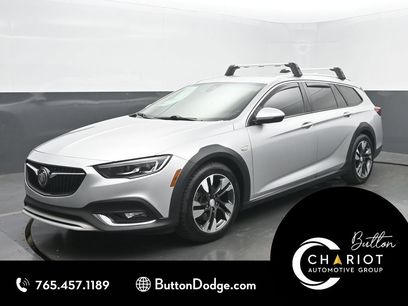 Used 2019 Buick Regal Essence w/ Driver Confidence Package I