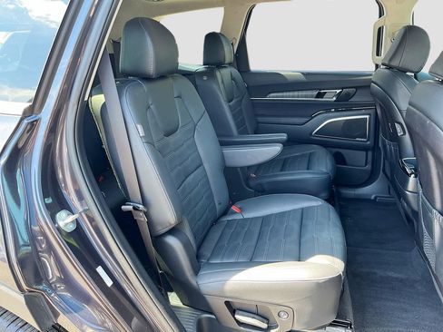 Used 2025 Kia Telluride SX Prestige AWD/4WD image 36