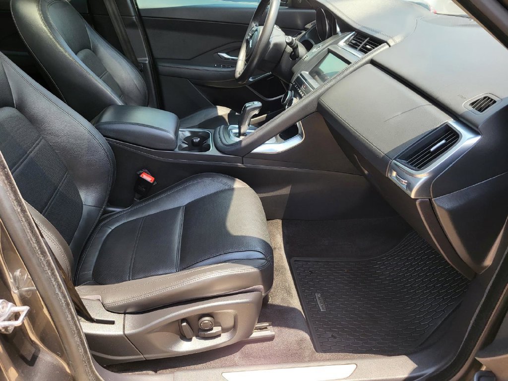 Used 2020 Jaguar E-PACE AWD/4WD image 9