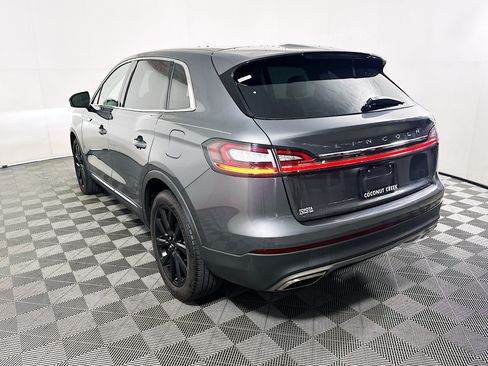 Used 2022 Lincoln Nautilus Reserve w/ Monochromatic Package FWD image 5
