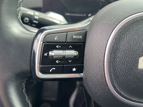 Certified 2024 Kia Sorento S w/ Panoramic Sunroof Package image 54