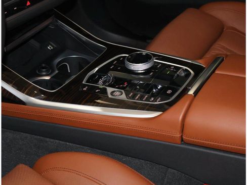 Used 2025 BMW X7 M60i w/ Executive Package AWD/4WD image 13