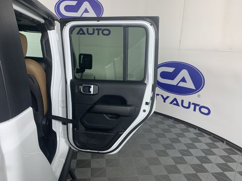 Used 2020 Jeep Gladiator Rubicon AWD/4WD image 35