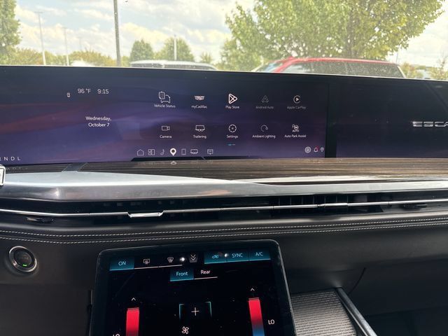 Certified 2026 Cadillac Escalade Luxury AWD/4WD image 16
