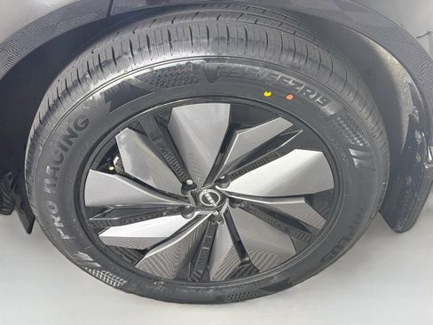 Used 2024 Nissan Ariya FWD image 11