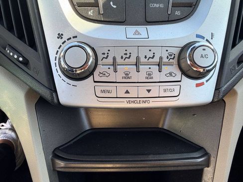 Used 2017 Chevrolet Equinox LT w/ Driver Confidence Package II image 17