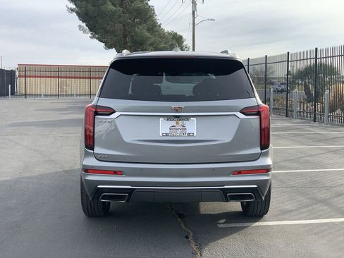 Used 2023 Cadillac XT6 Premium Luxury image 5