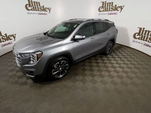 Used 2023 GMC Terrain SLT w/ Infotainment Package II AWD/4WD image 4