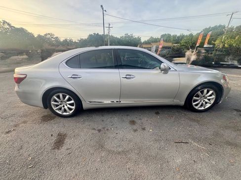 Used 2008 Lexus LS 460 RWD image 23