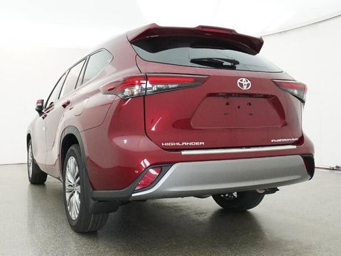 New 2026 Toyota Highlander Platinum image 22