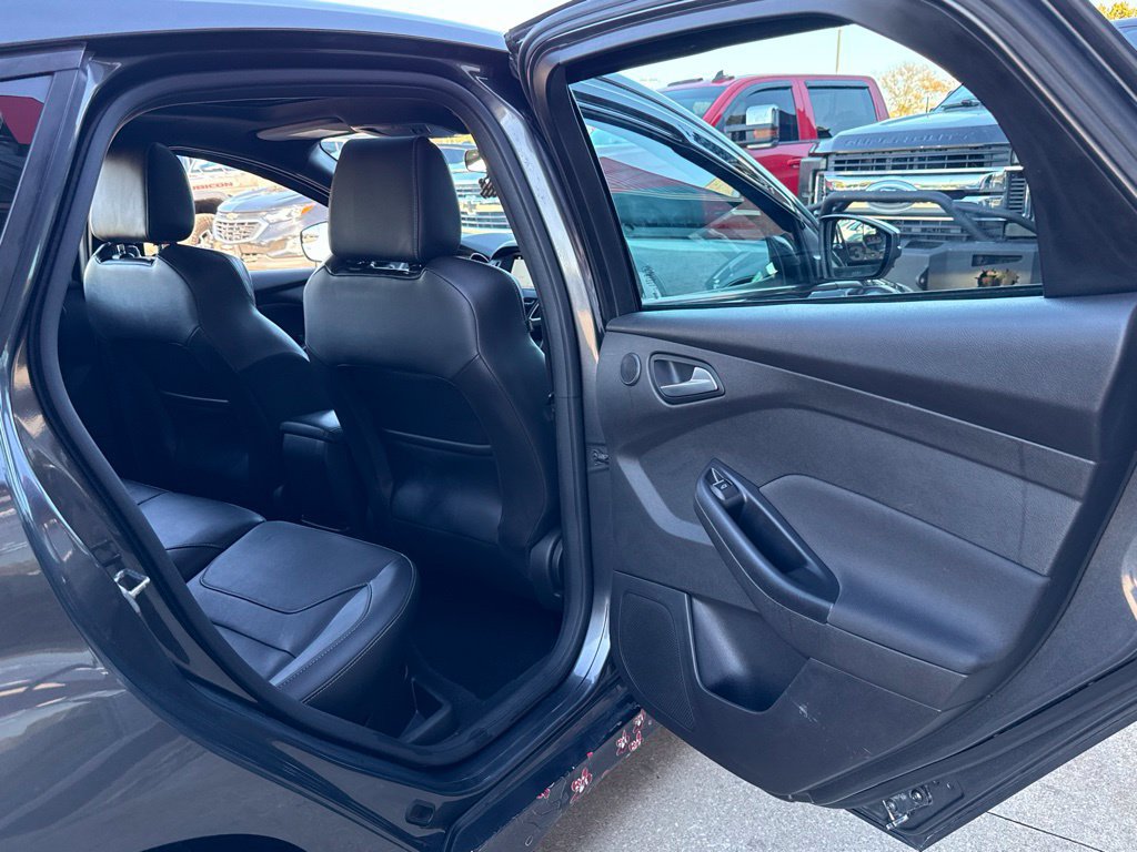 Used 2017 Ford Focus ST w/ Equipment Group 402A FWD image 51