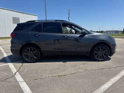 Used 2022 Chevrolet Equinox RS w/ RS Leather Package image 9
